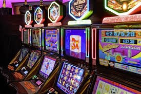 Studio kasino langsung slot united dengan dealer dan kamera multi-sudut